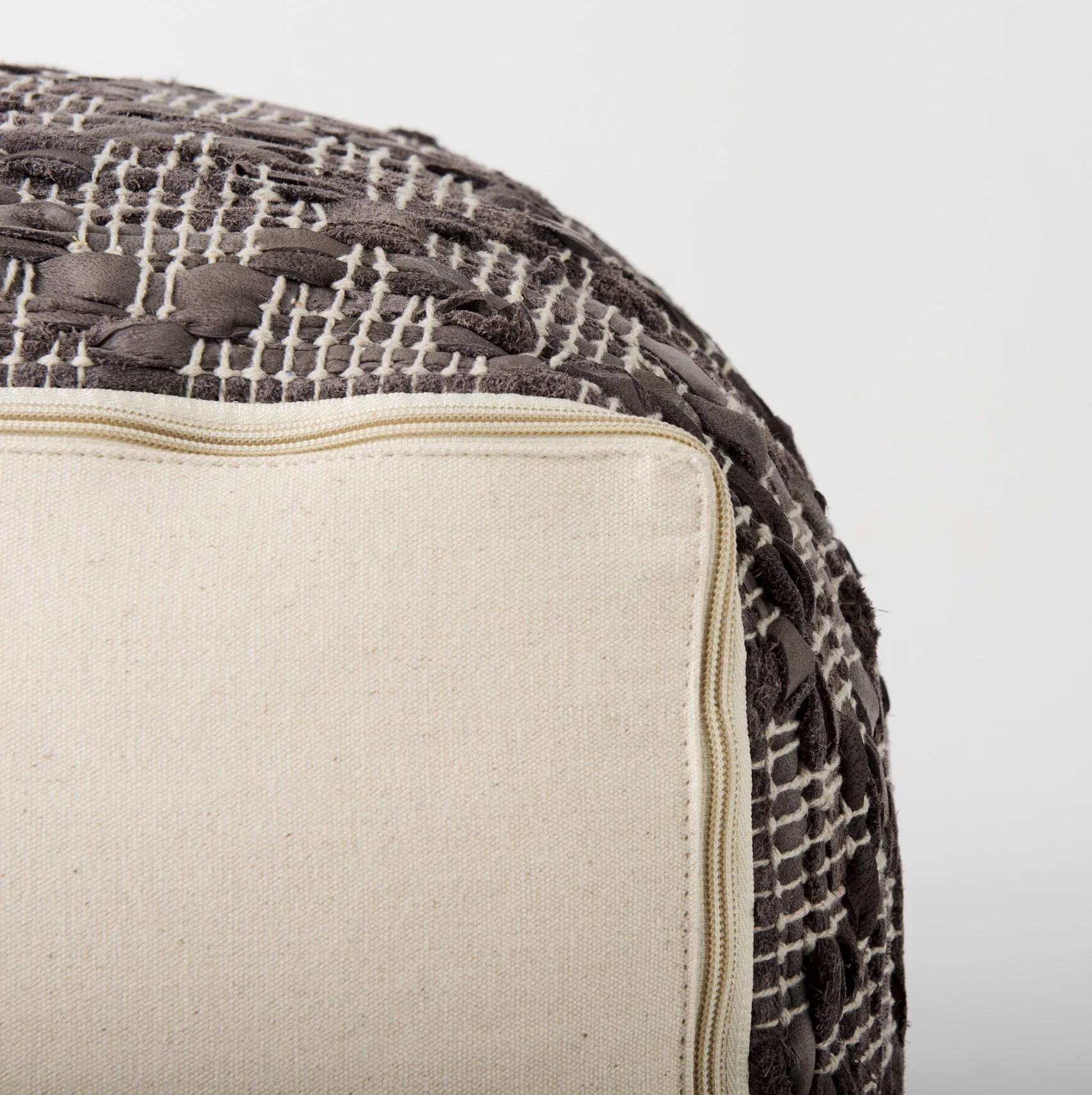 Falguni Pouf - Image 8