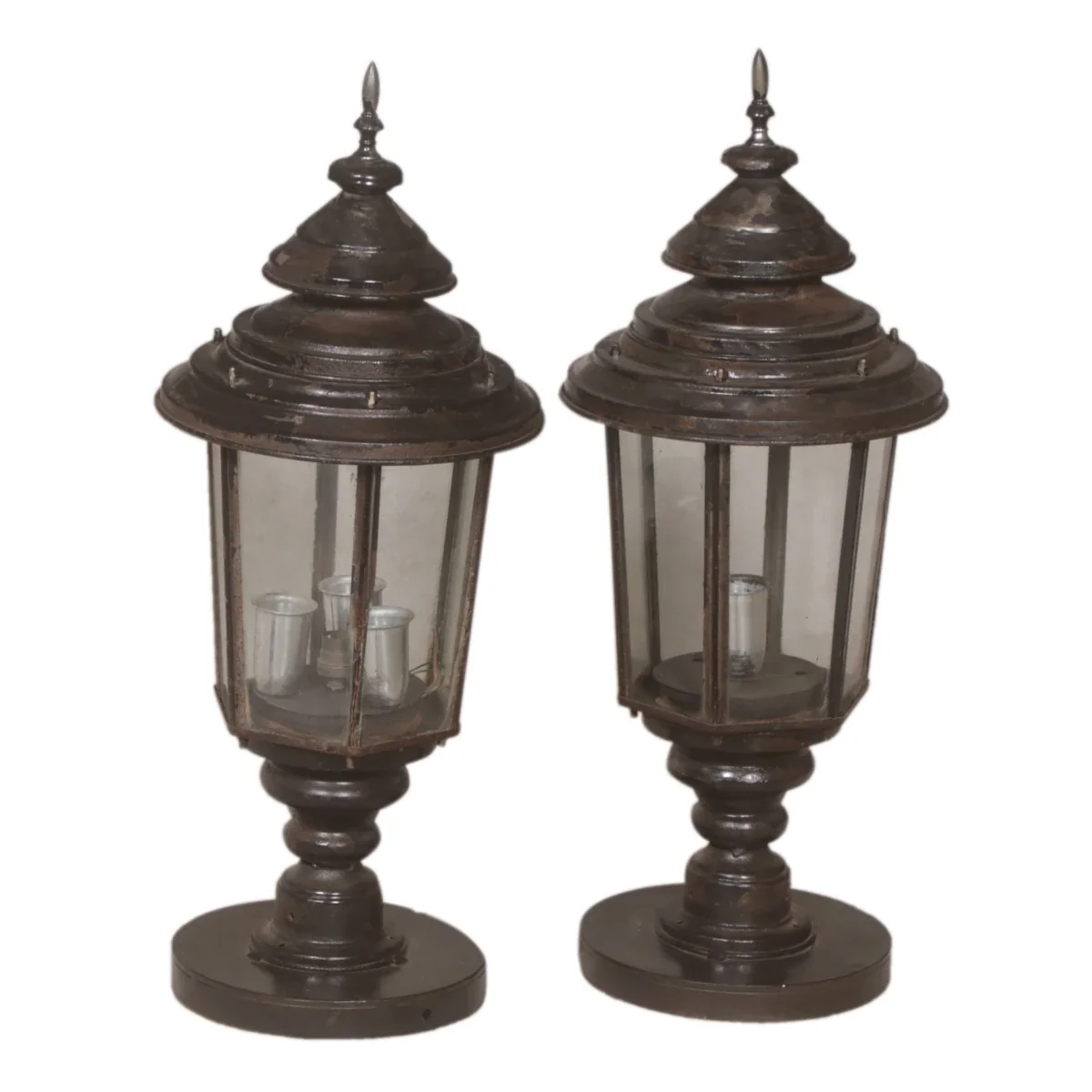 Handcrafted Iron Lamp