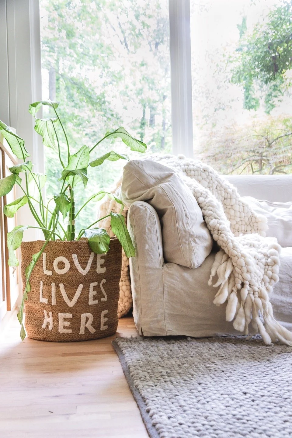 Love Lives Here Basket - Image 2