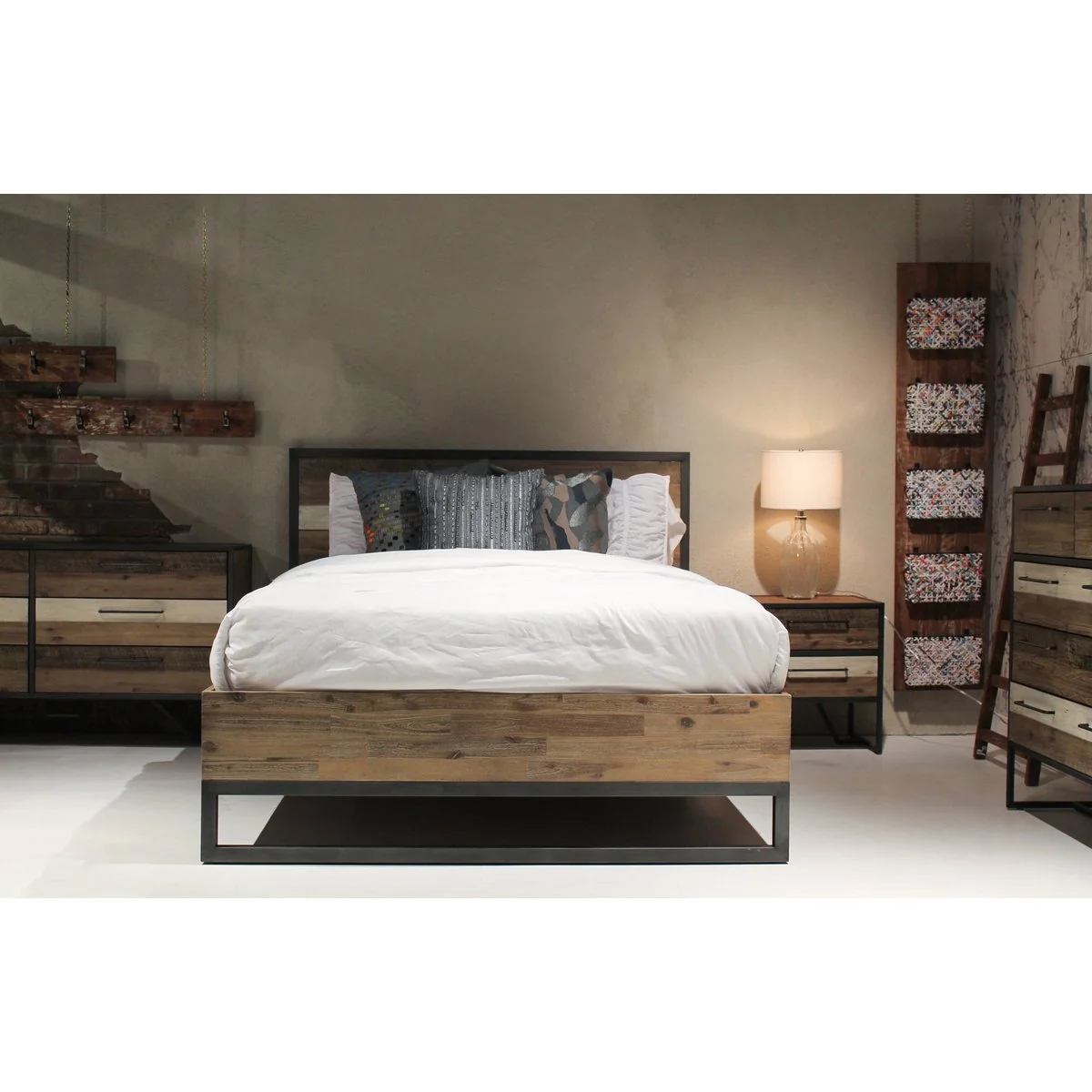Metro Havana Bed - Image 3