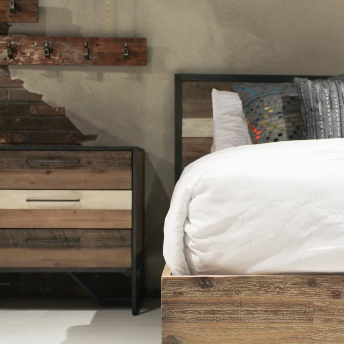 Metro Havana Bedroom Collection - Image 8